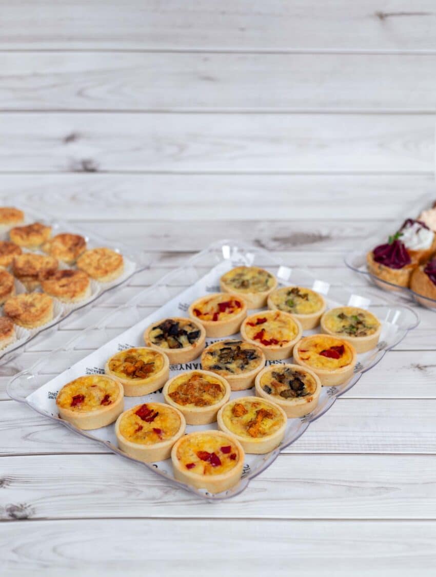 מגשי אירוח לישיבות עסקיות